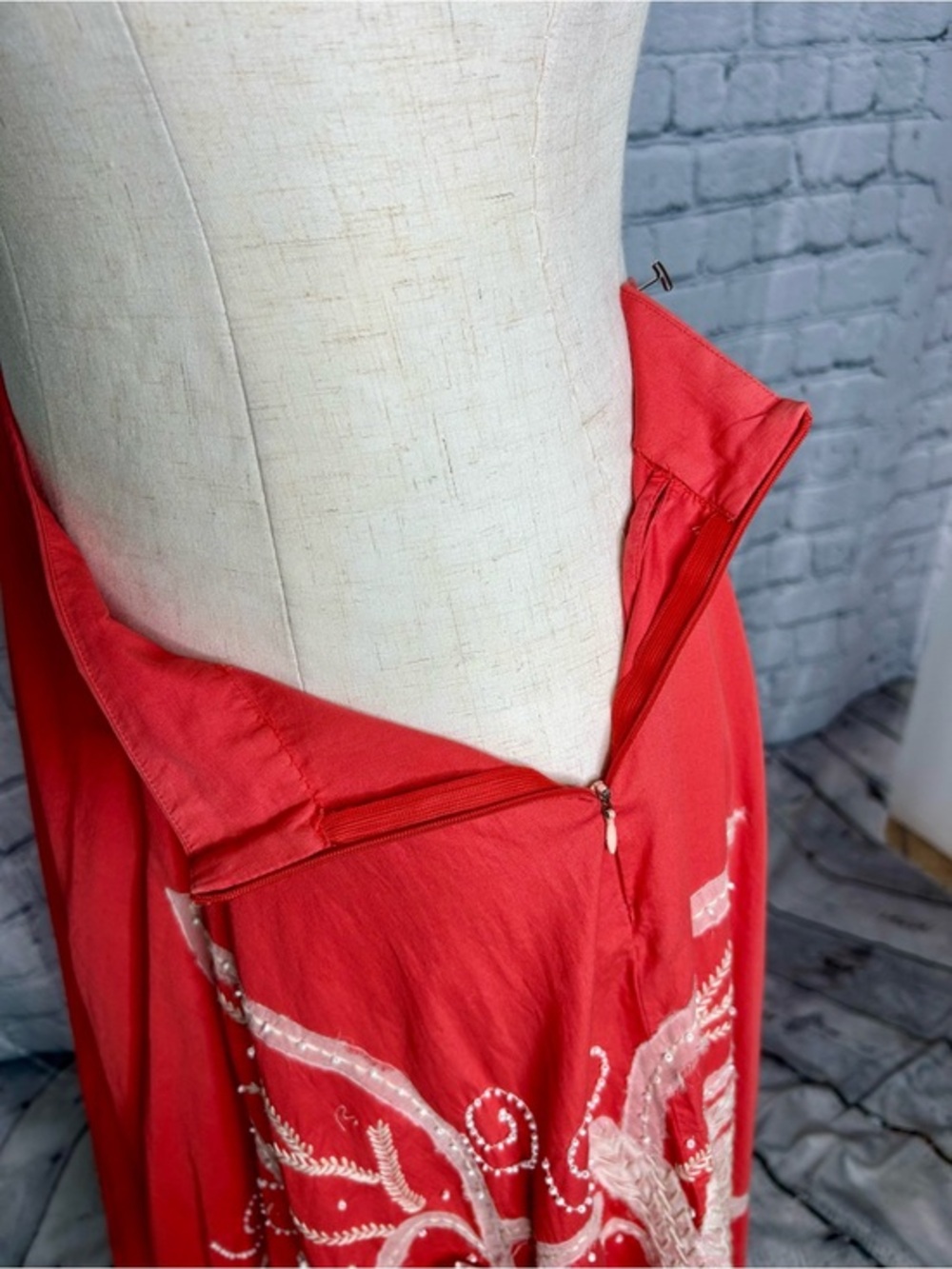 Tara Jarmon Coral Maxi Skirt with White Floral Beading and Embroidery - Picture 6 of 9